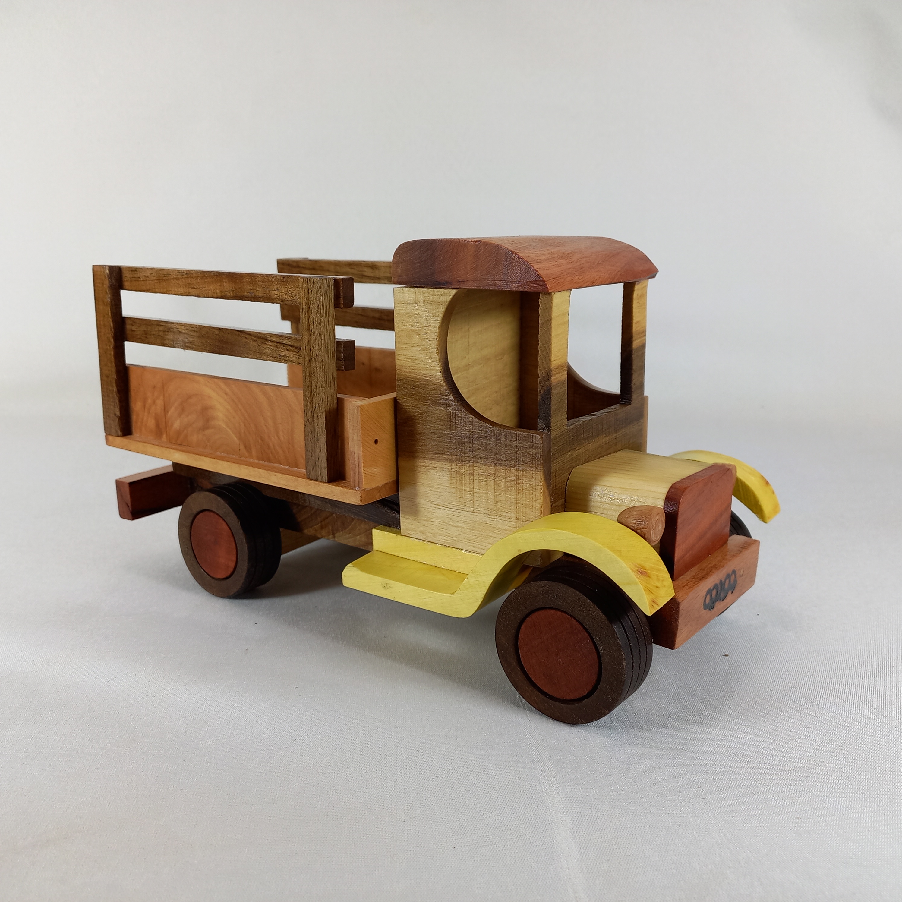 اسباب بازی چوی ماشین مدل وانت